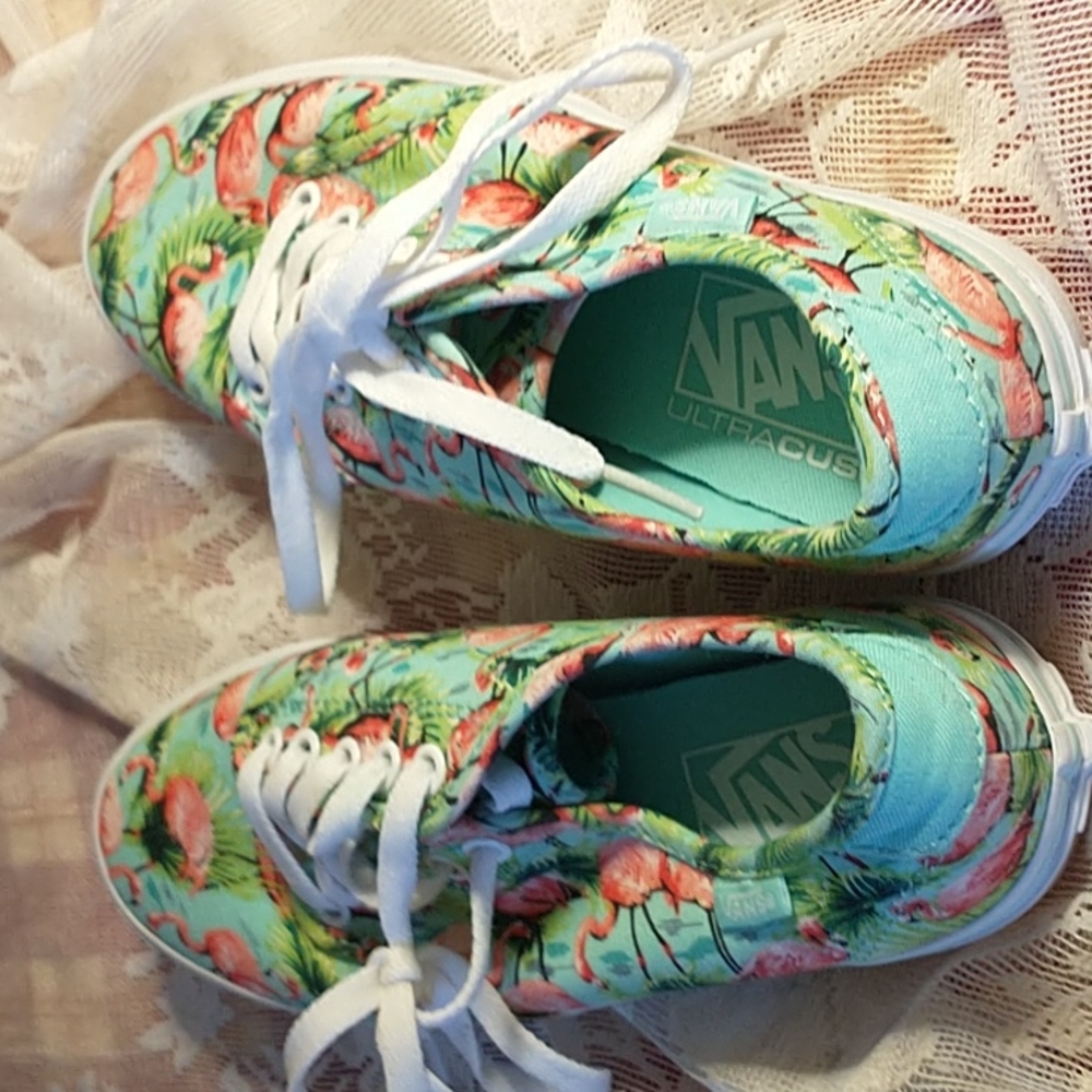 NWOT Vans authentic original silhouette canvas flamingo tie sneakers size 5.5